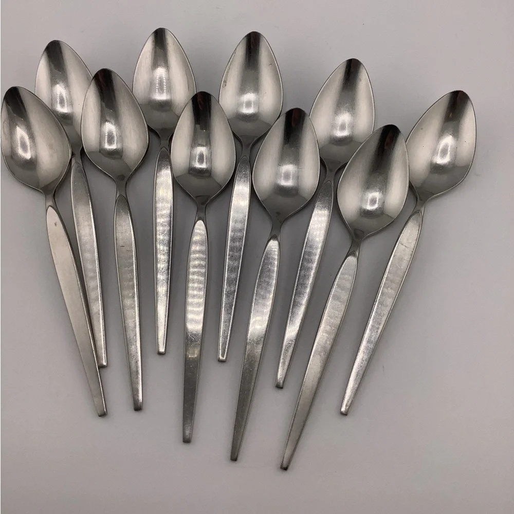 Lot of 11 Oneida Community Stainless Older “Satinique” Teaspoons